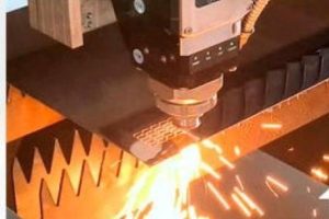 Mesa CNC Corte a Laser: Características, Benefícios e Retorno sobre Investimento